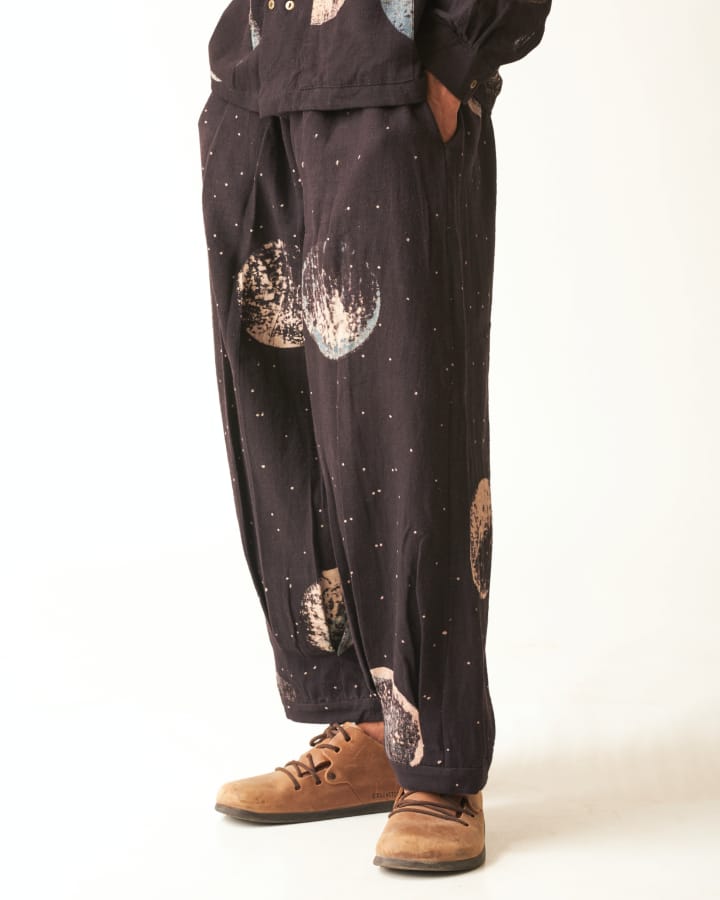 Qamr Pant