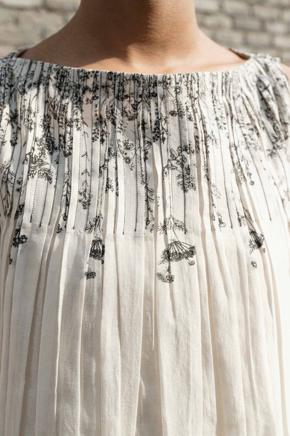 Belladonna Pleated Neck Dress - image 5