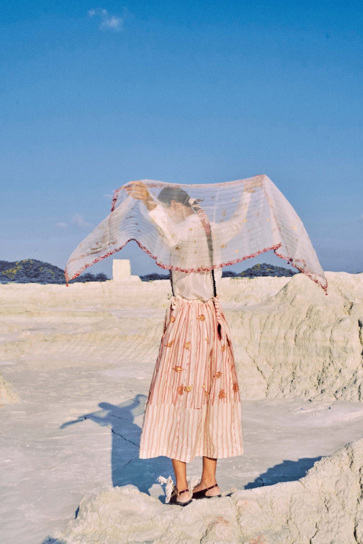 Win Organza Scarf - image 2