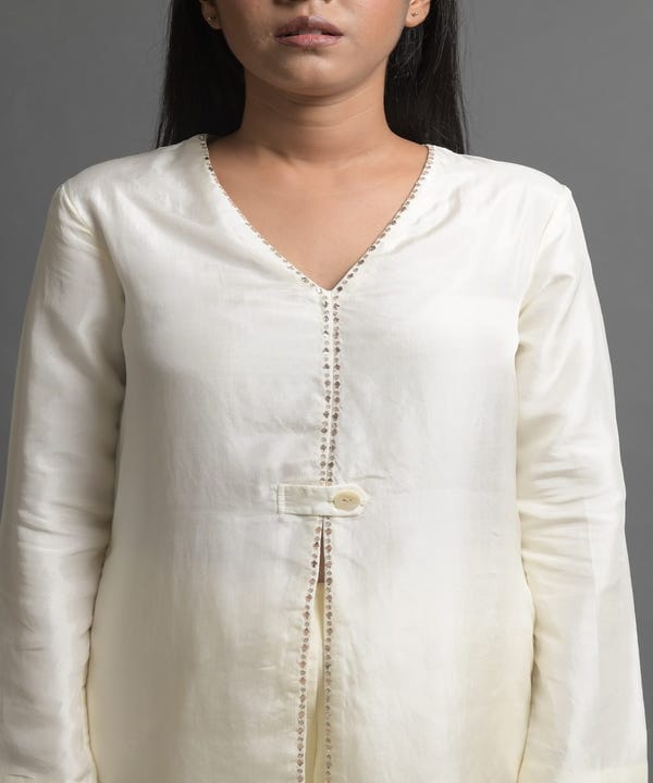 Ahmev — Carpe Diem V-Neck Shirt