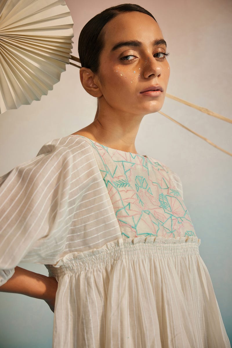 Hakanai Square Sleeve Top