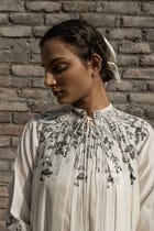 Leihani Raglan Sleeve Overlay view 6