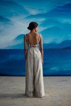 Madelief Low Back Top view 5