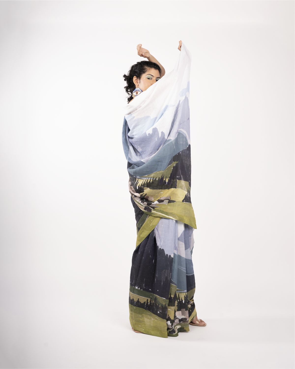 Mountain Land Saree - image 1