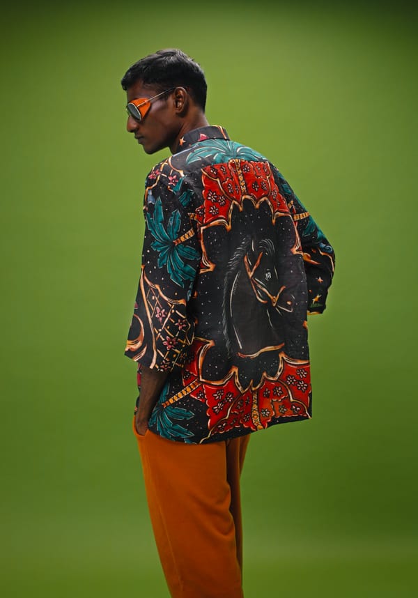 AISHR The Store — Horse Shirt - Unisex