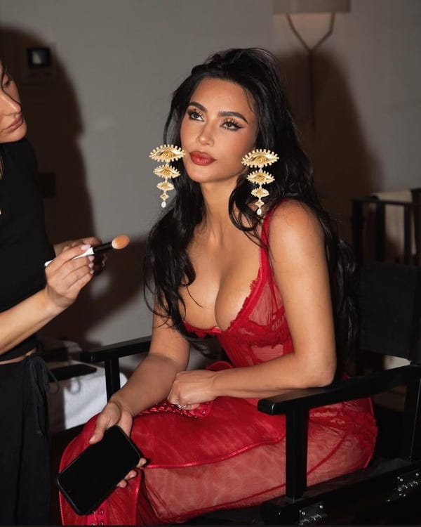 AISHR The Store — All Eyes on Me Earrings