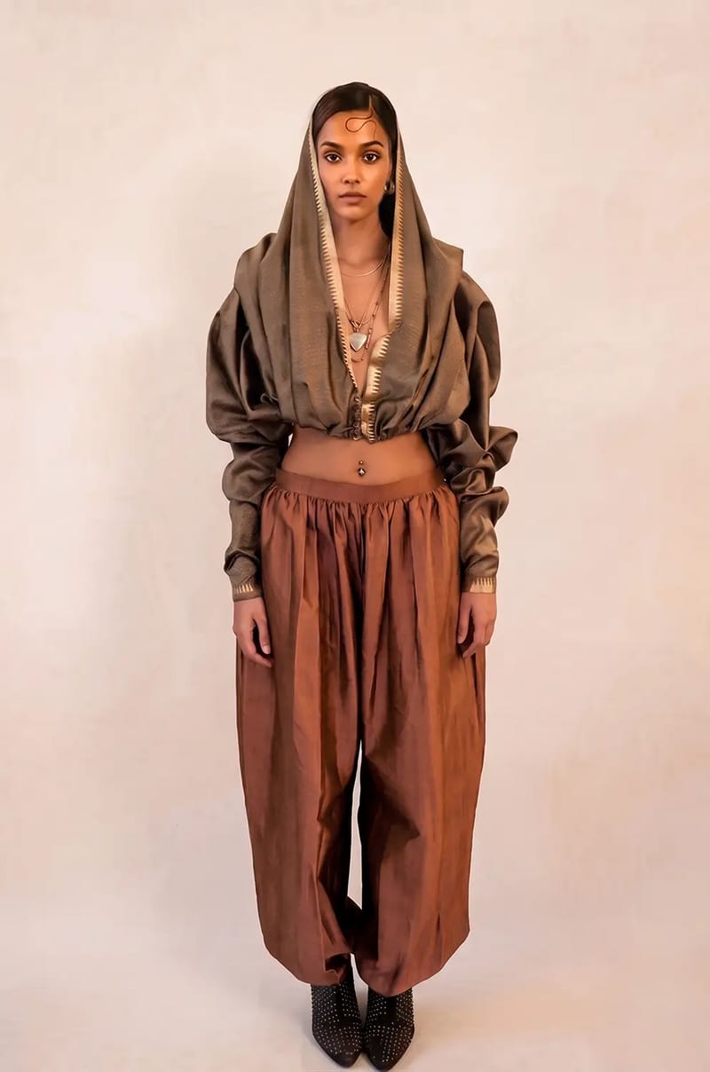 INDRANI | Hooded top | S-M