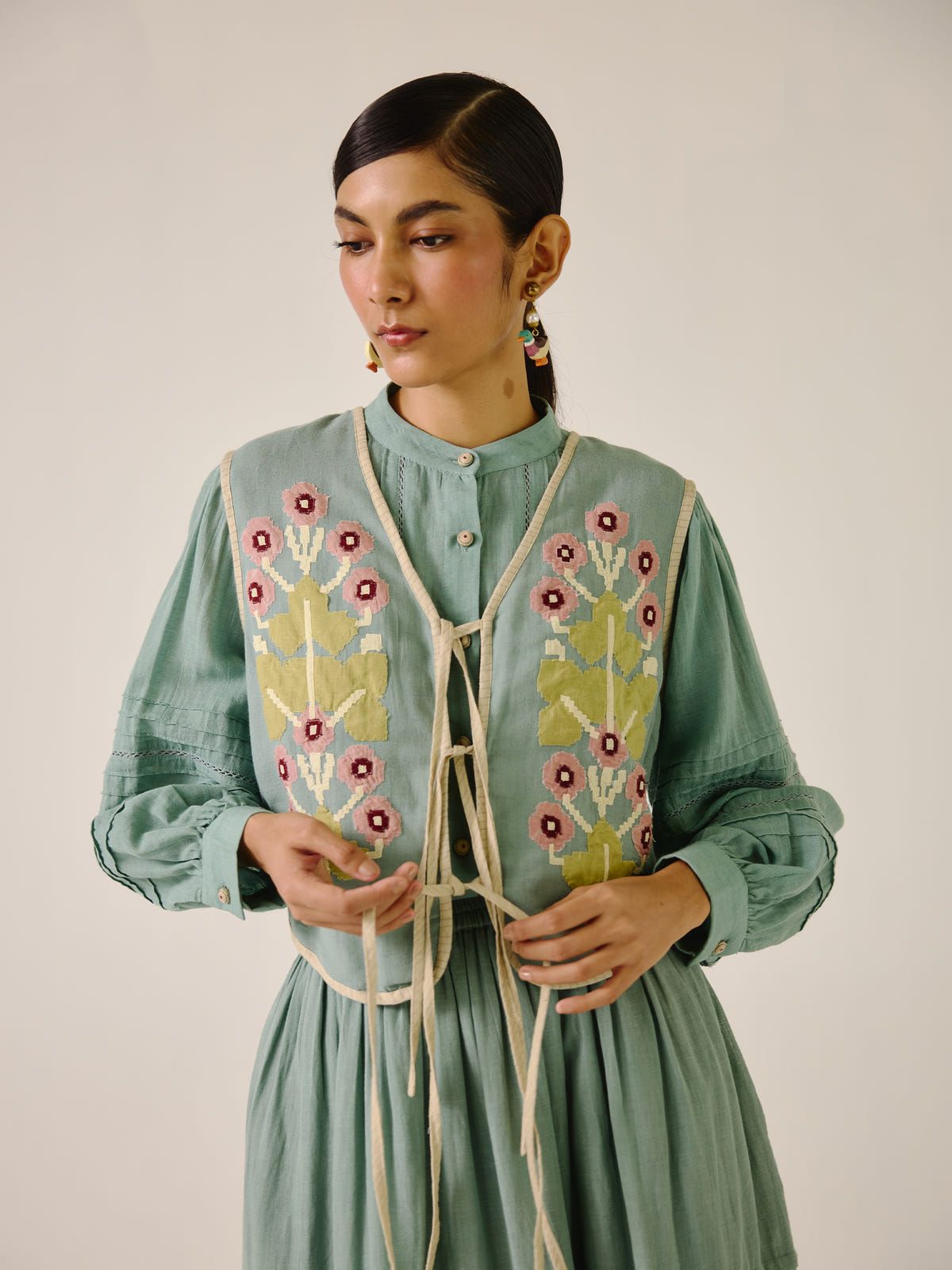 Janet Gilet - image 1