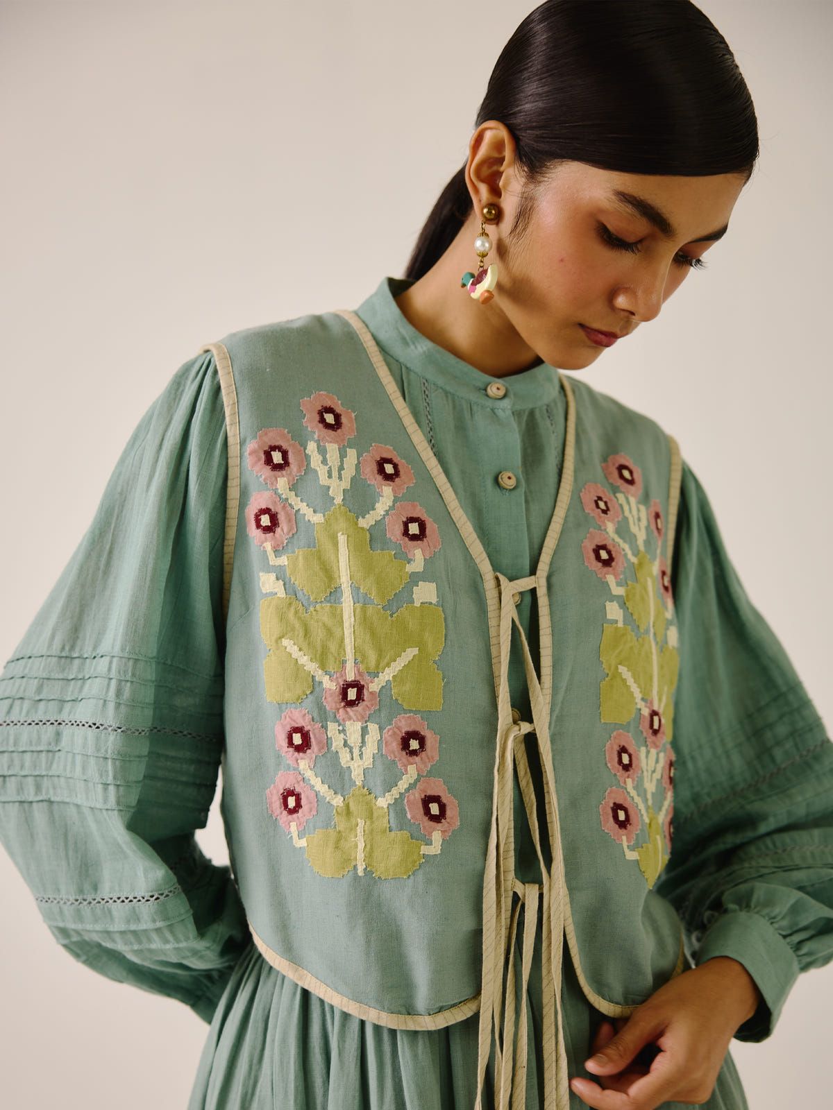 Janet Gilet - image 4