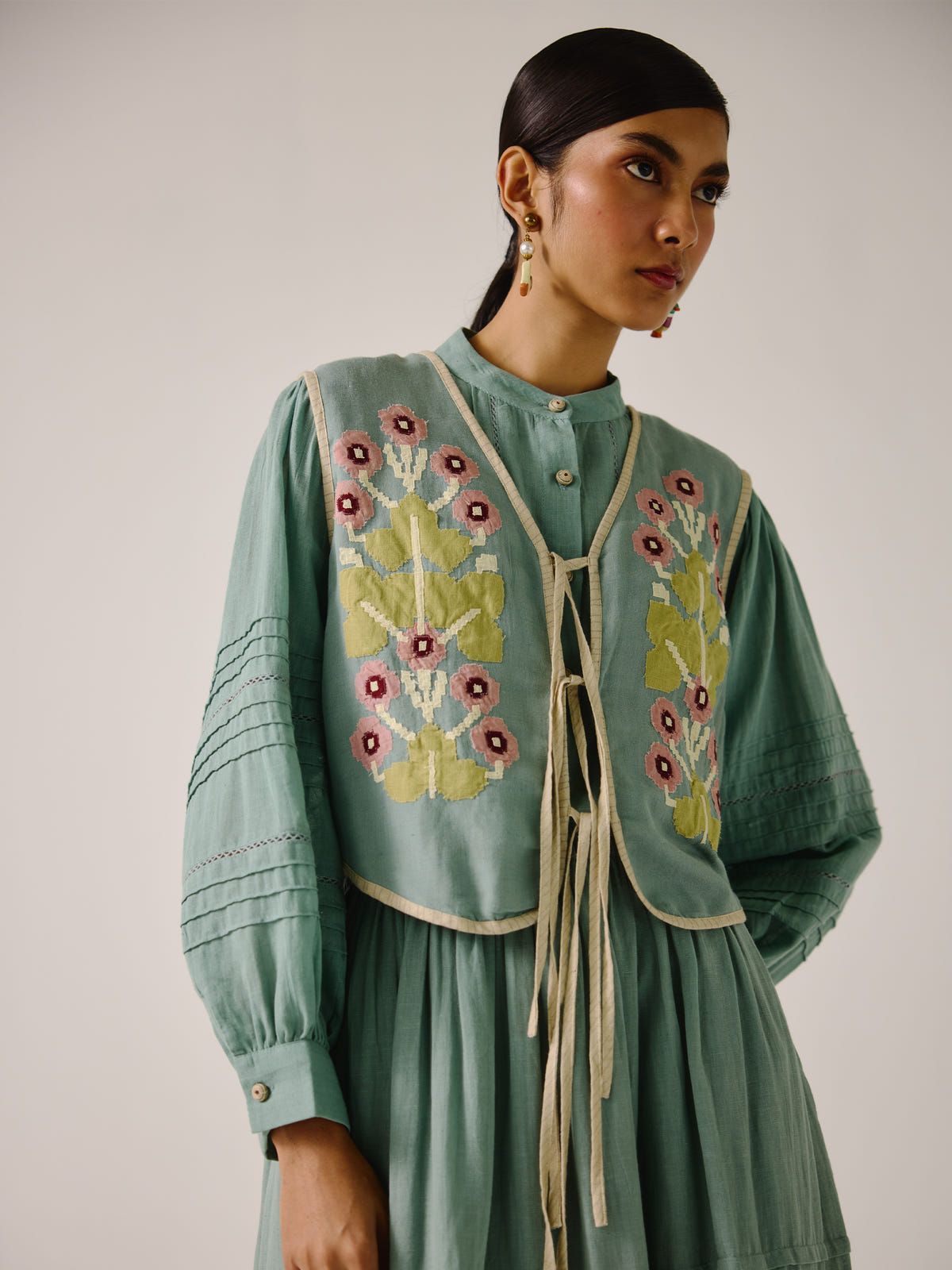 Janet Gilet - image 5