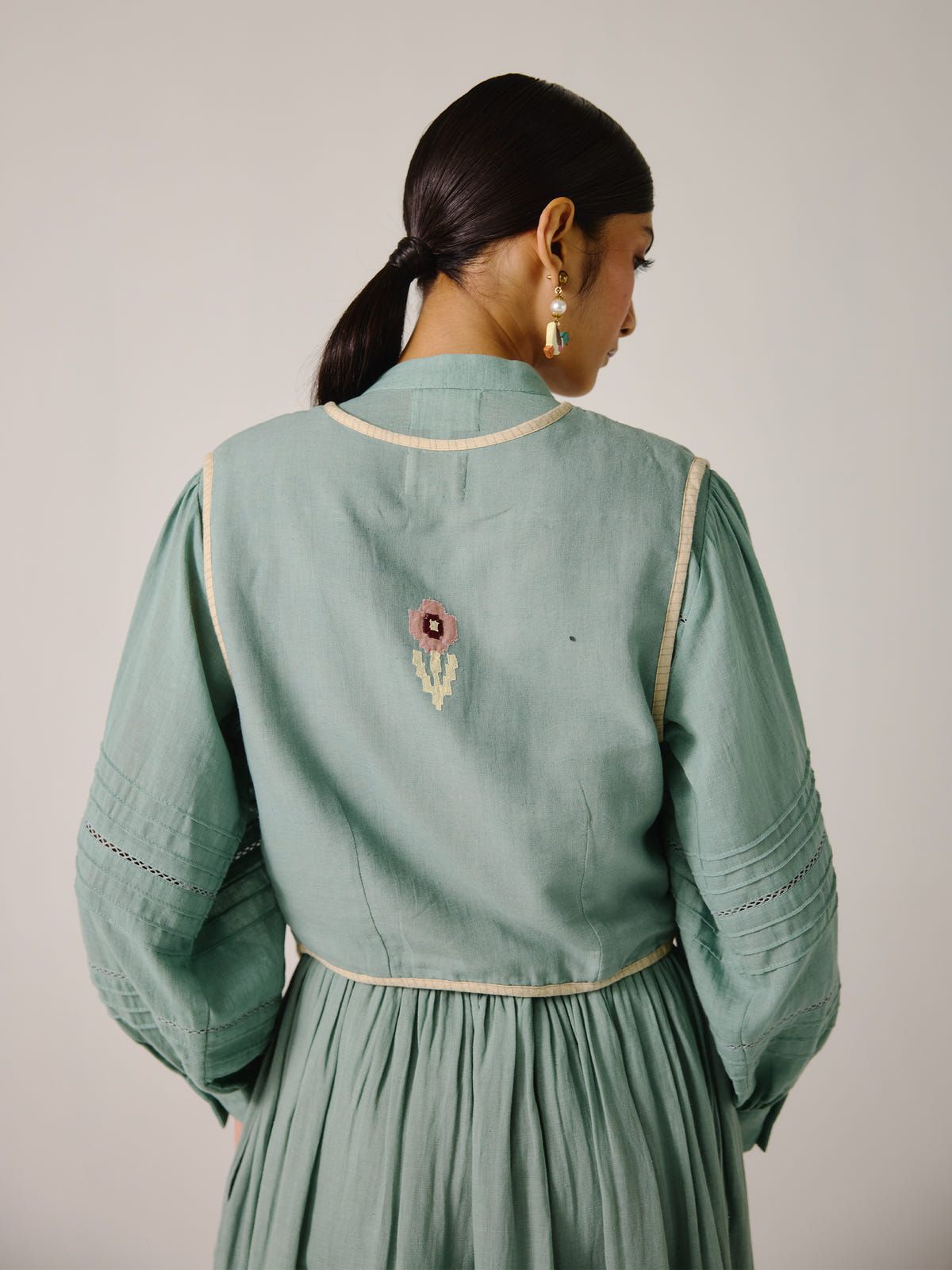 Janet Gilet - image 6