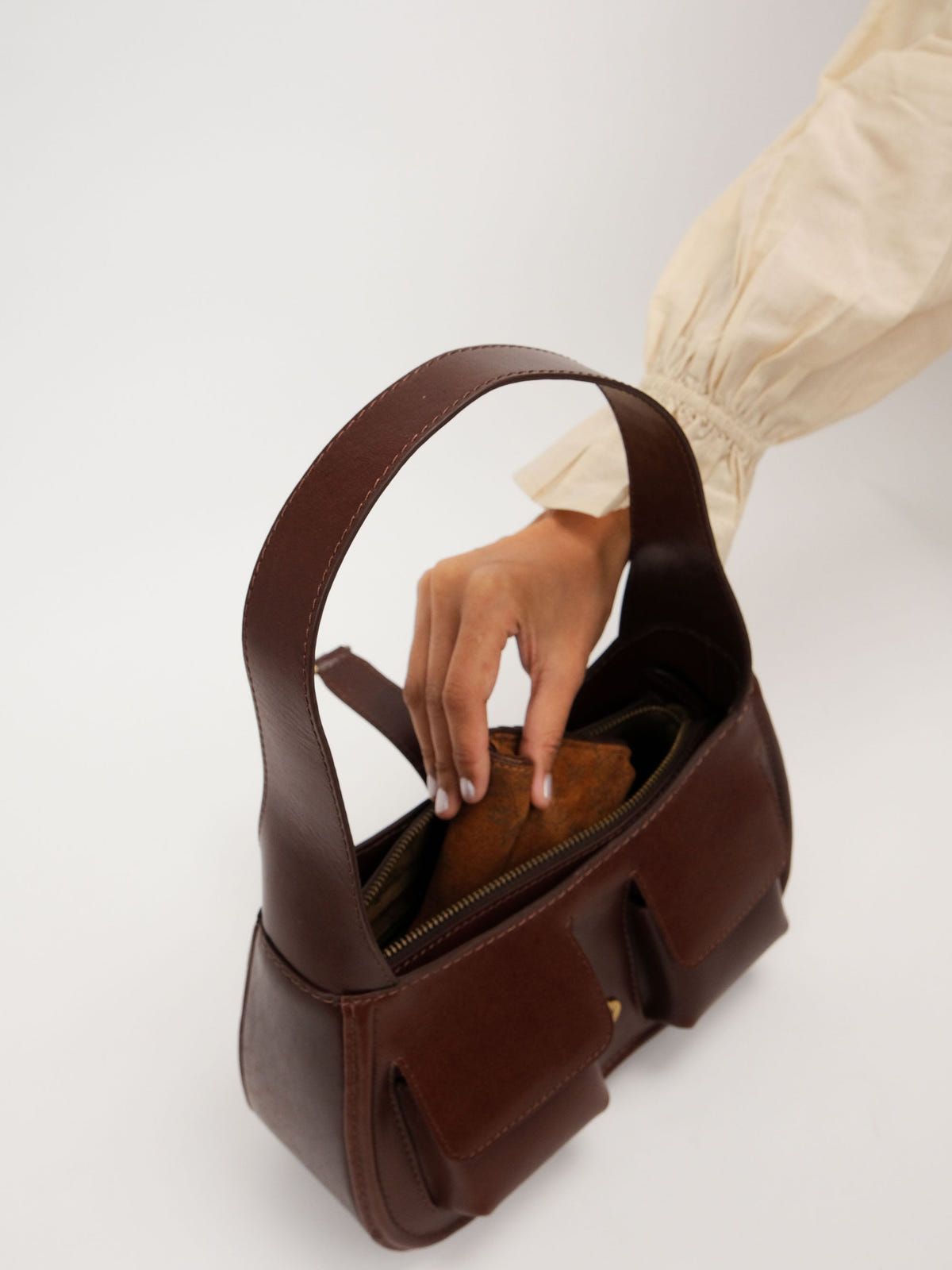 Monique Shoulder - image 7