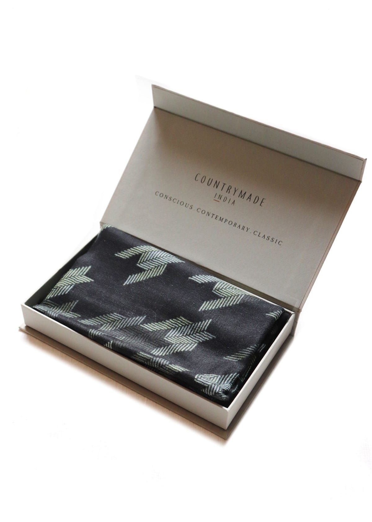 Houndstooth Print Scarf - image 1