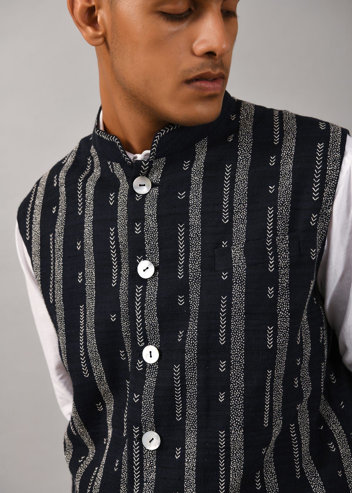 Contrail Embroidered Bundi - image 1