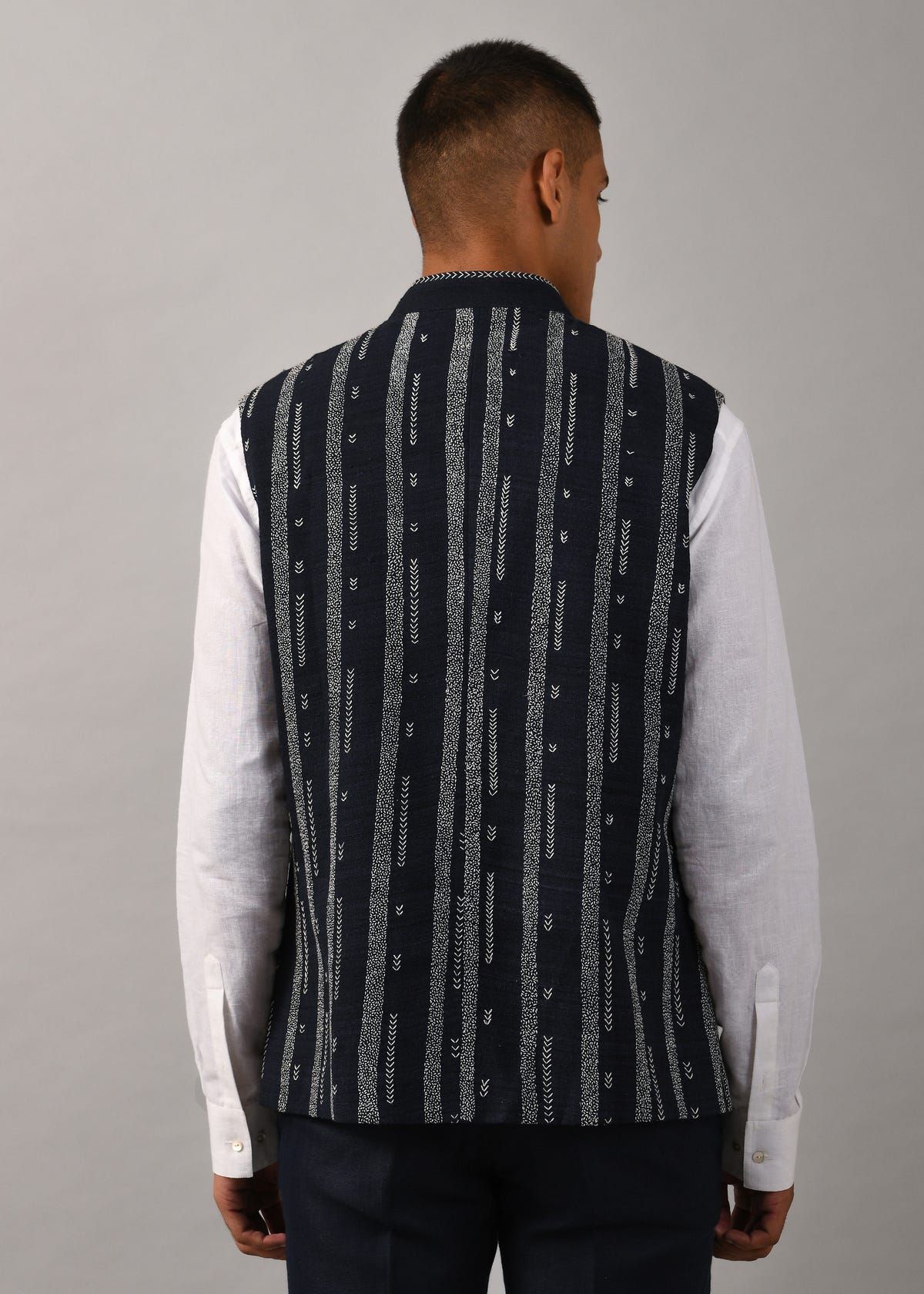 Contrail Embroidered Bundi - image 5
