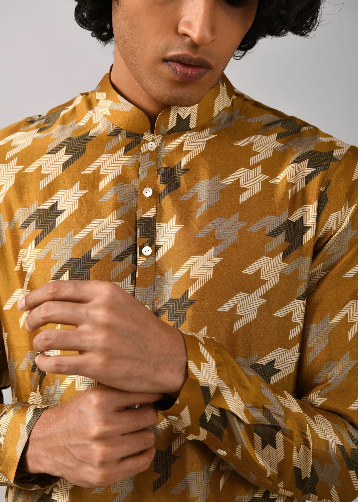 Houndstooth Silk Printed Kurta - image 5