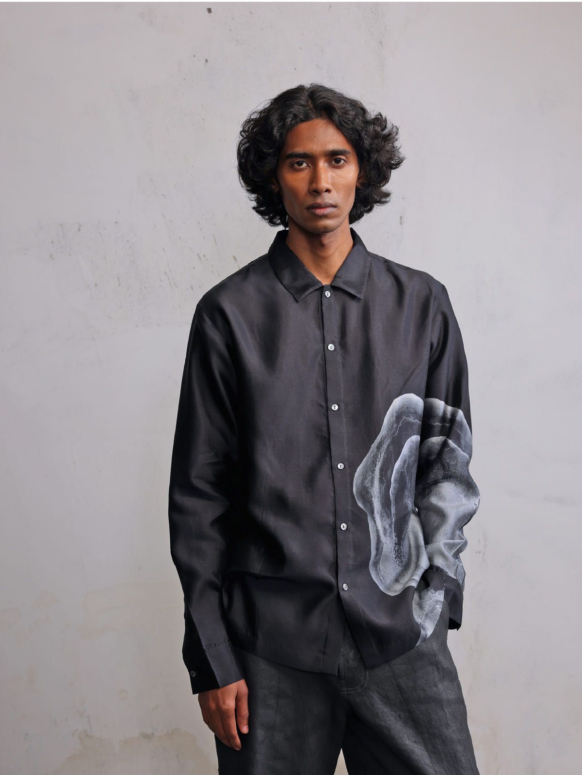 Obscured face printed silk shirt - image 1