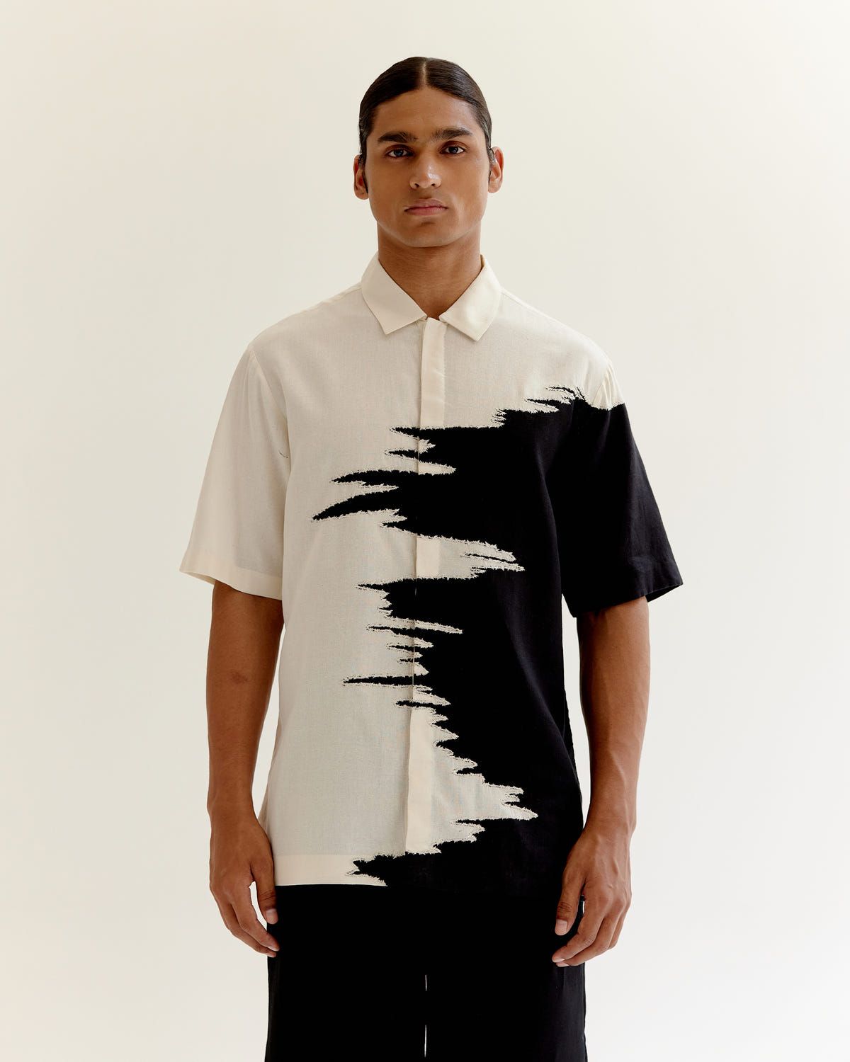 TRAIL DUST HALF SHIRT - image 1