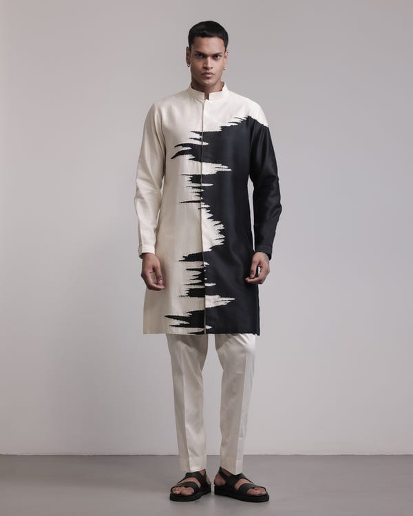 Countrymade India — Frozen Motion Kurta Set