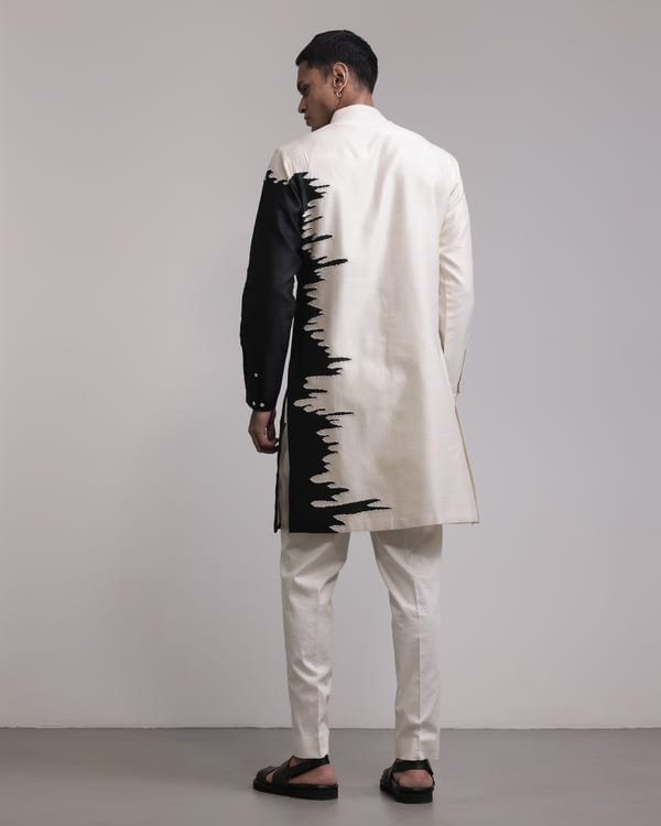 Countrymade India — Frozen Motion Kurta Set