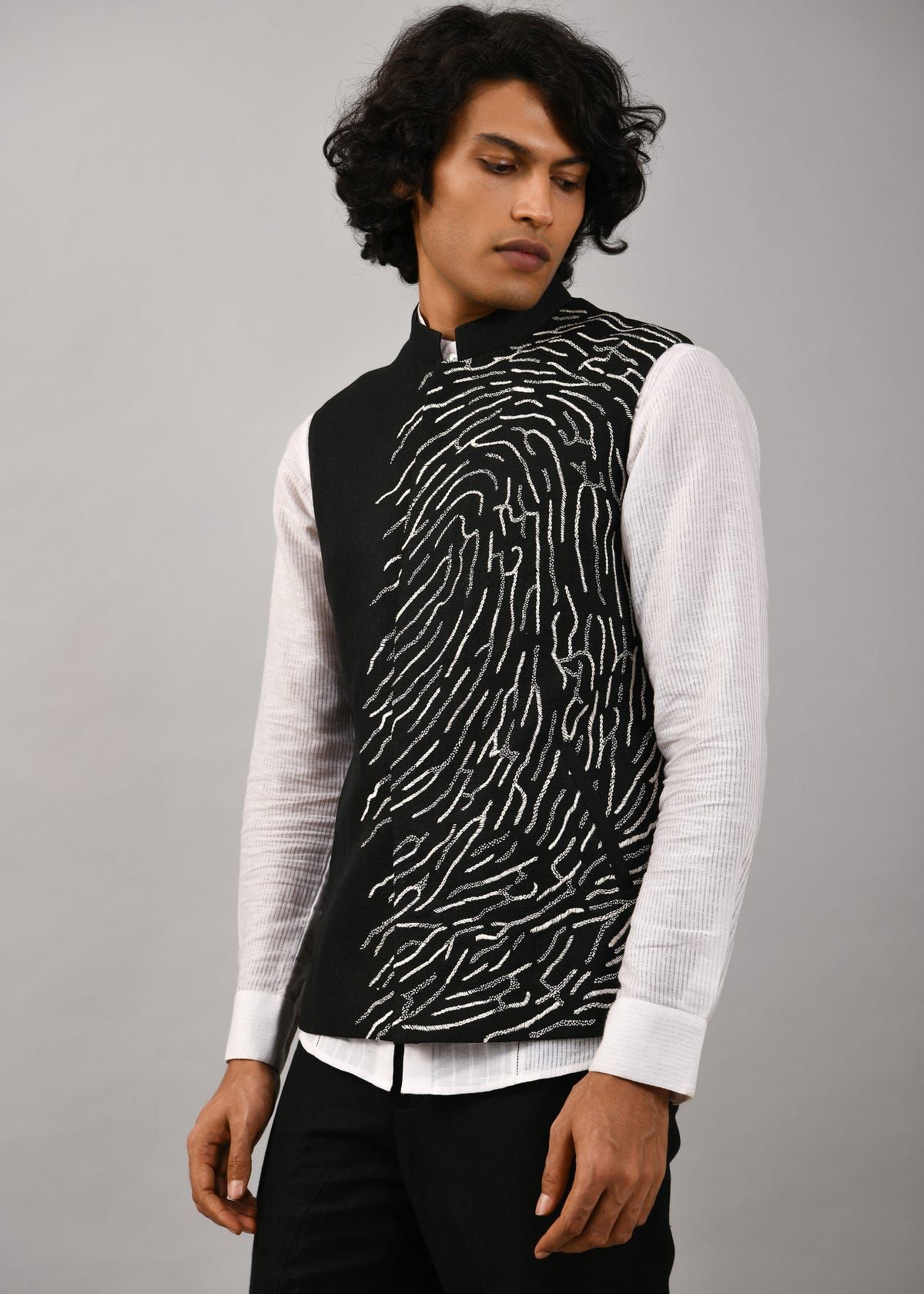 Terrain Embroidered Bundi - image 2