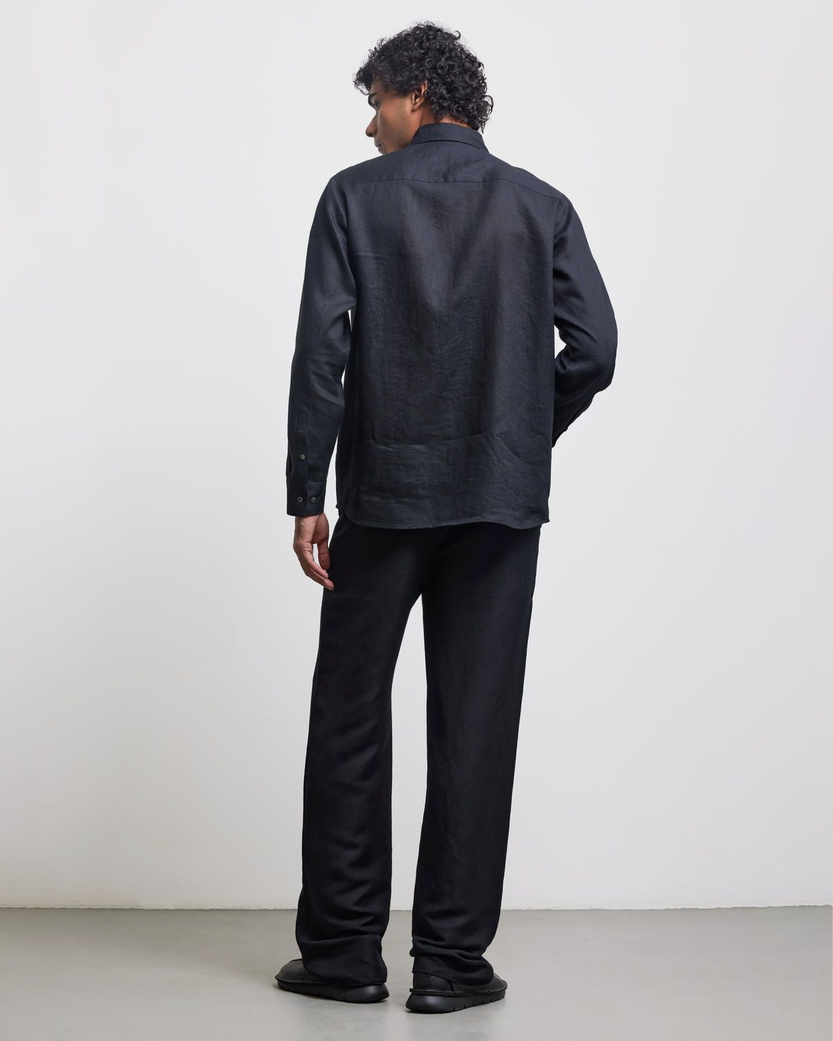 BLACK WREATH SHIRT - image 2