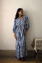 Nidar Tea dress view 1