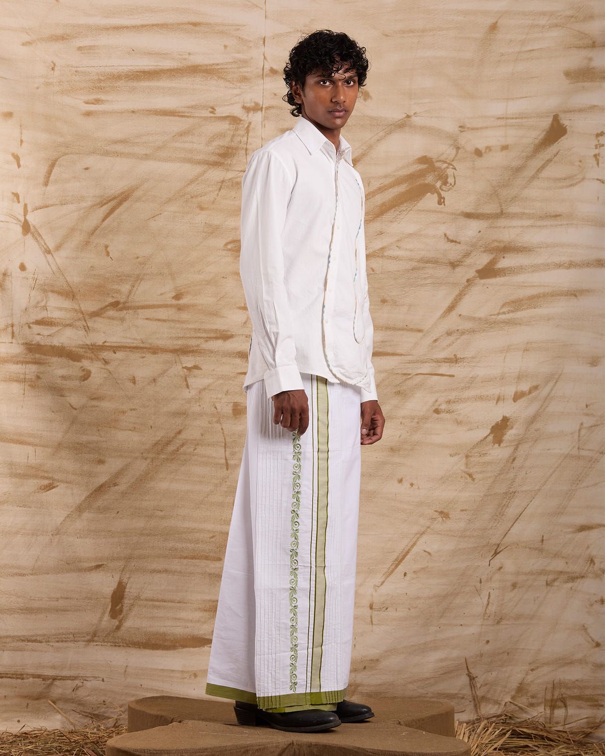 Veshti Embroidered - Green - image 3