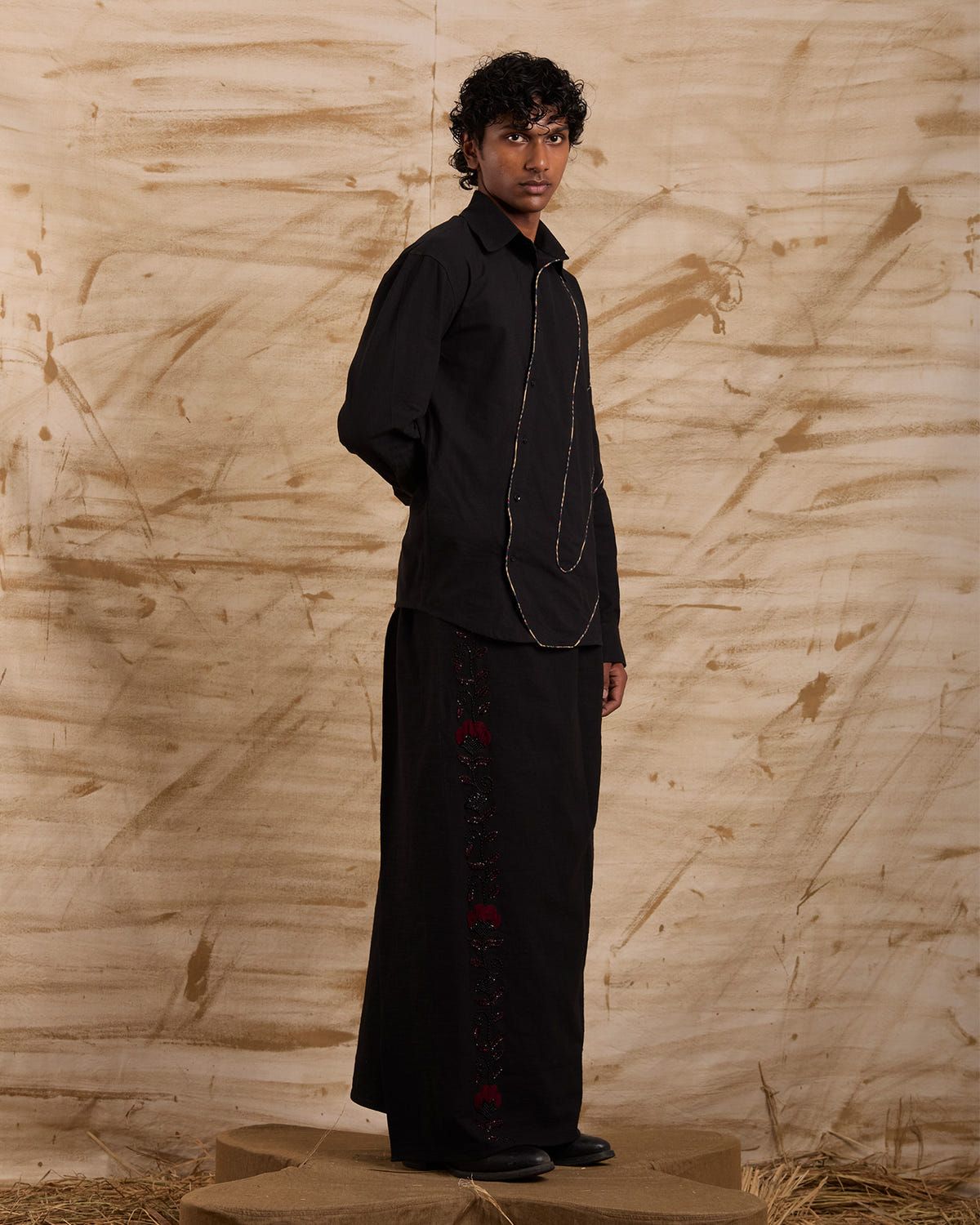 Veshti Hand Embroidered - Black - image 3