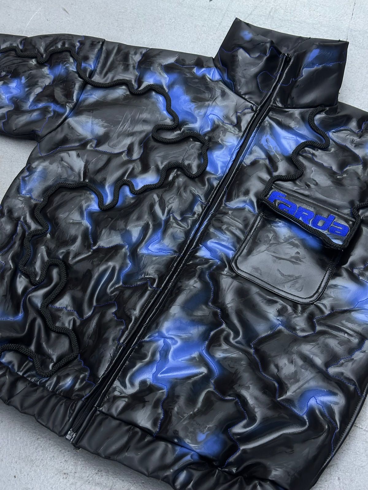 THERMOCHROMIC JACKET: BLUE BLACK - image 4