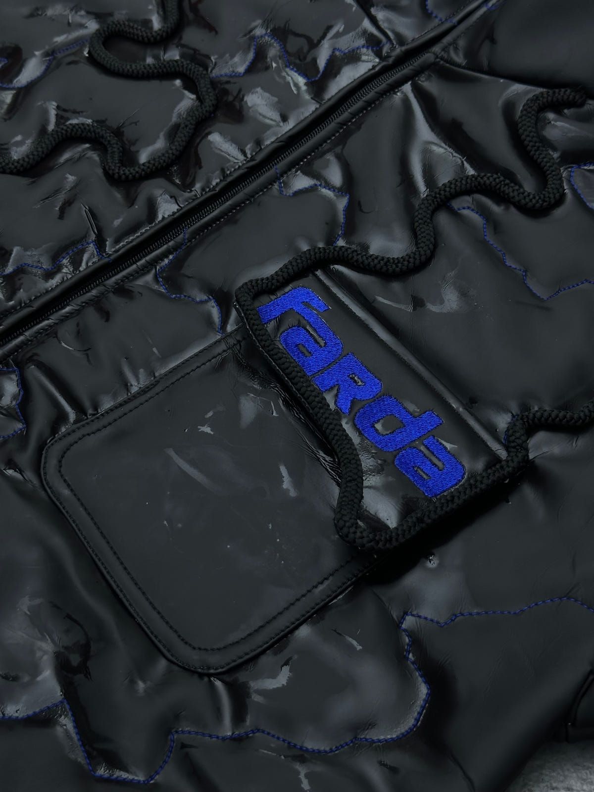 THERMOCHROMIC JACKET: BLUE BLACK - image 6