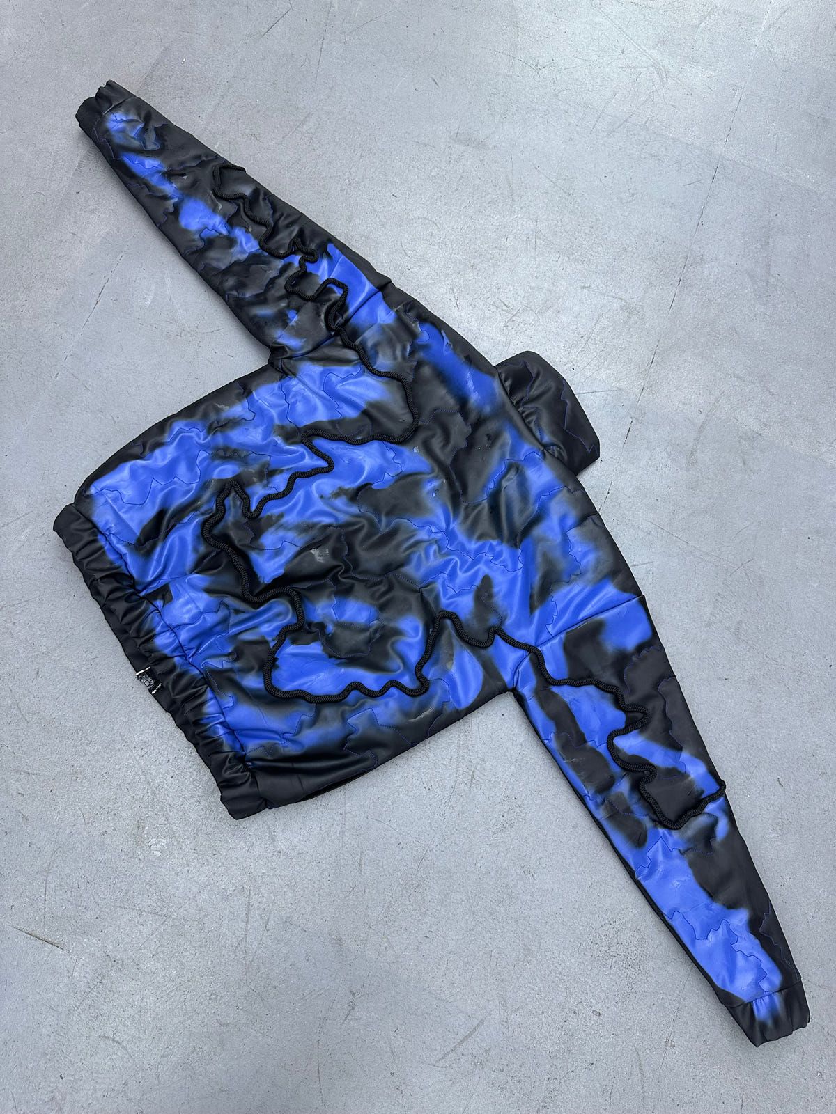 THERMOCHROMIC JACKET: BLUE BLACK - image 7