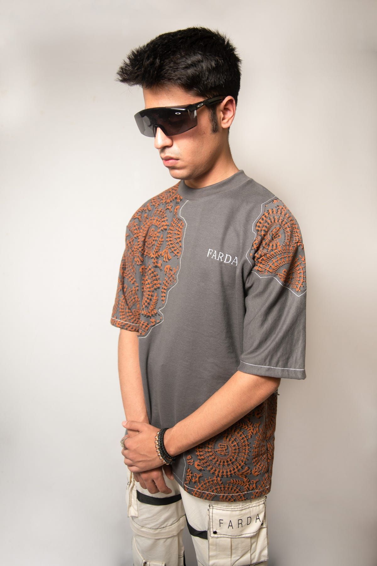 SUNFEST TEE - image 5
