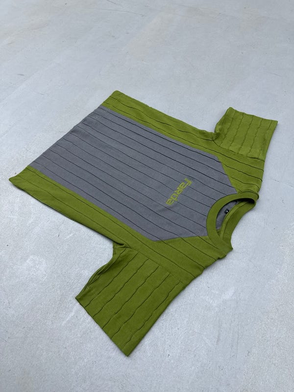 Farda — IZAZ TEE: GREEN/GRAY