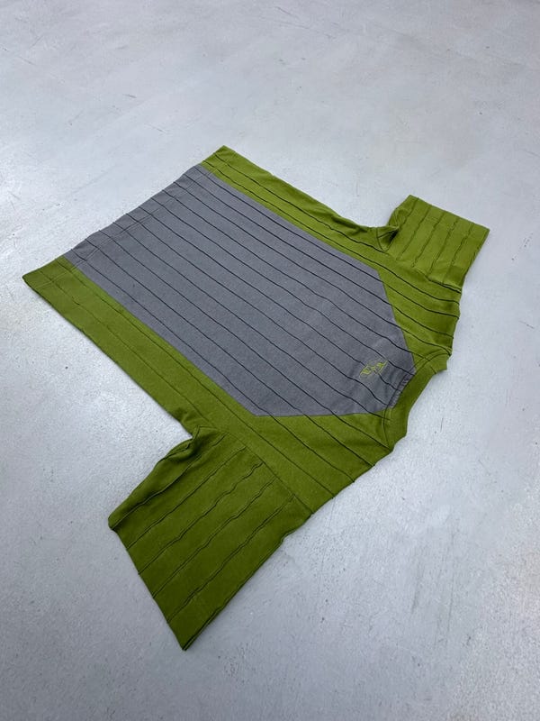 Farda — IZAZ TEE: GREEN/GRAY