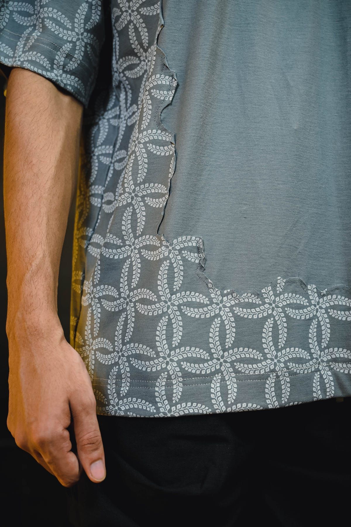 FLORIAN TEE [UNISEX] - image 3
