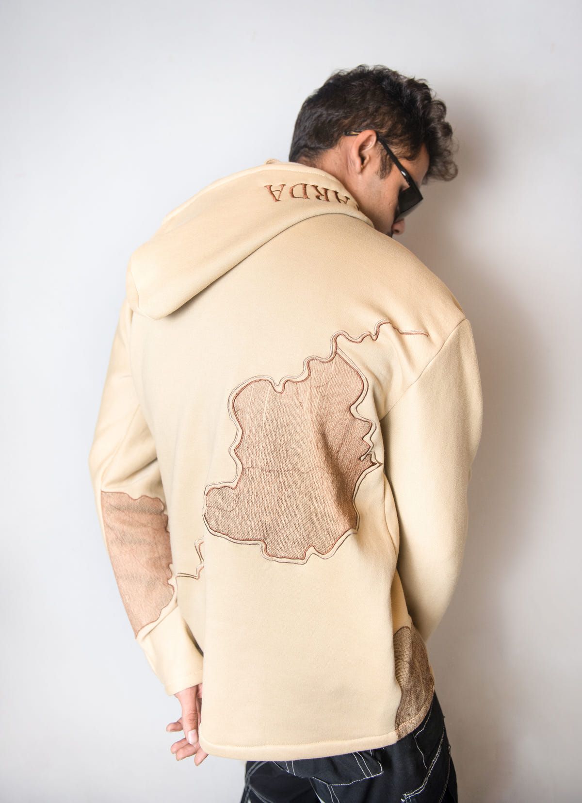 EARTHQUAKE HOODIE - image 4