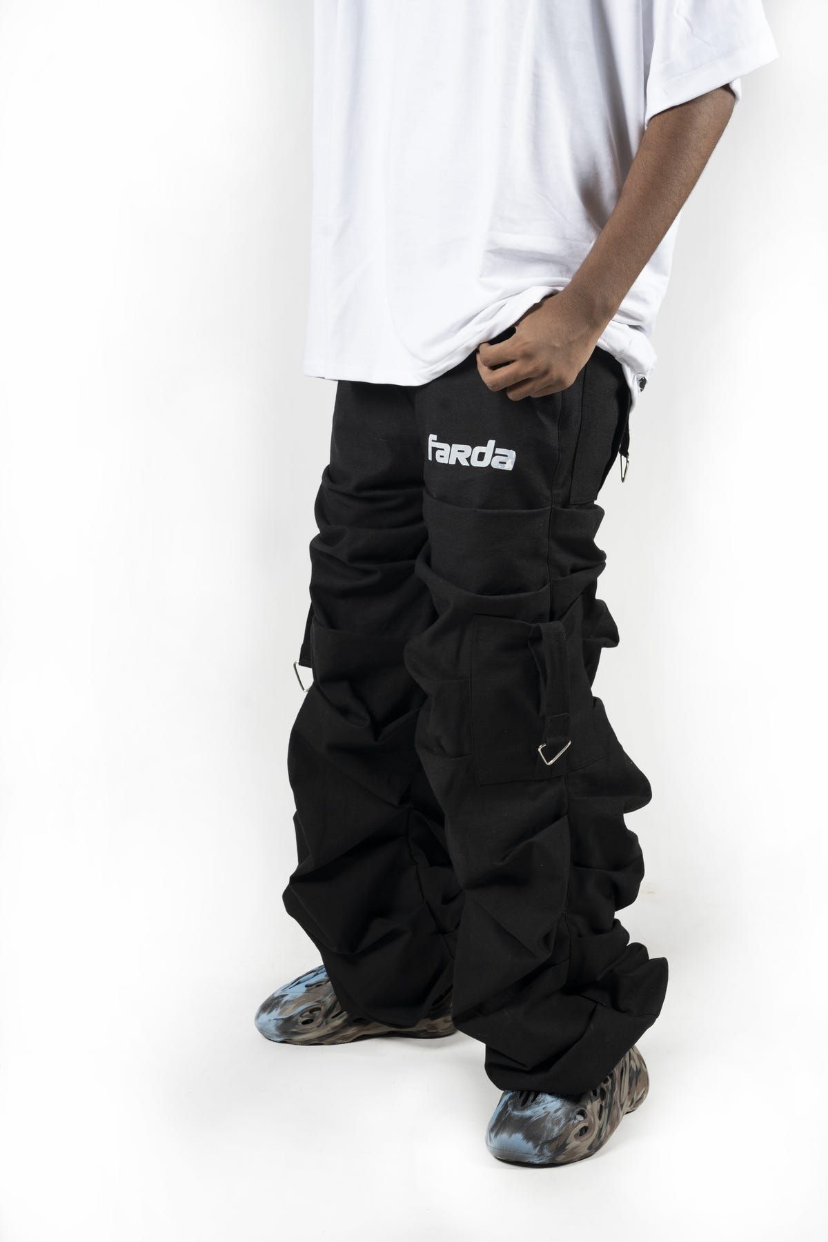 BRAGGY CARGOS: BLACK [UNISEX] - image 2