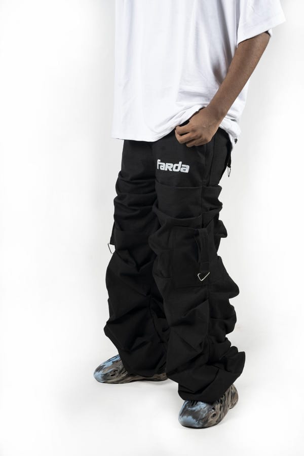 Farda — BRAGGY CARGOS: BLACK [UNISEX]