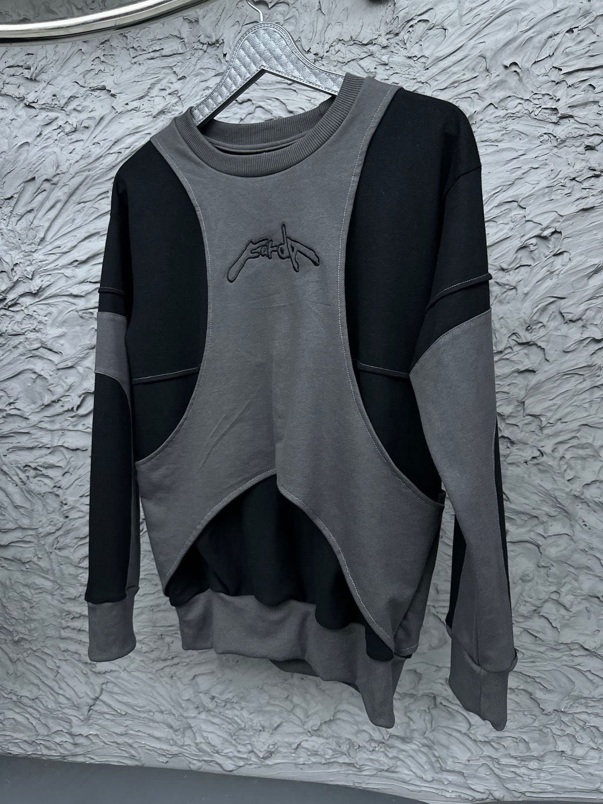 ZEKE SWEATSHIRT - image 1