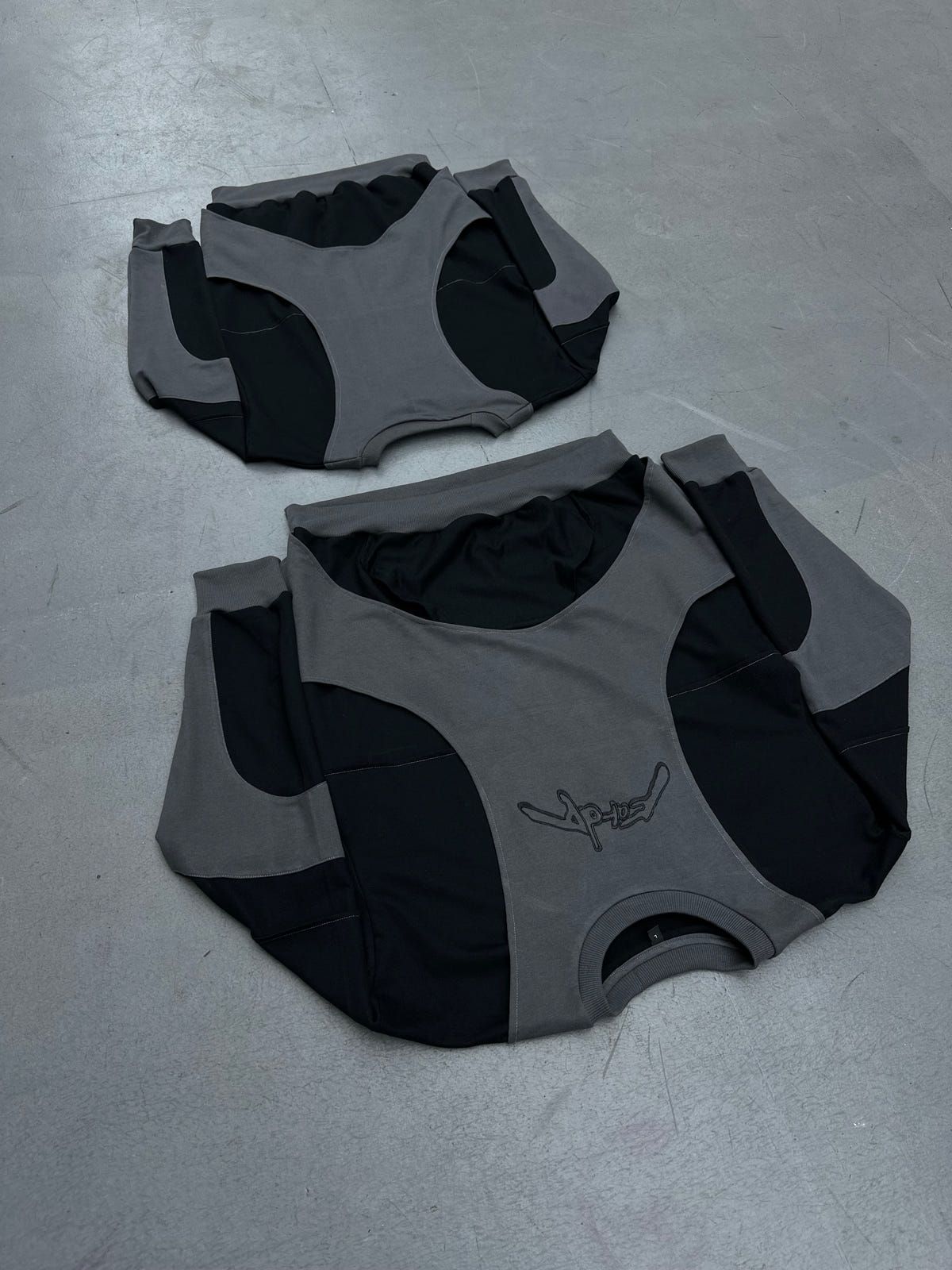 ZEKE SWEATSHIRT - image 2