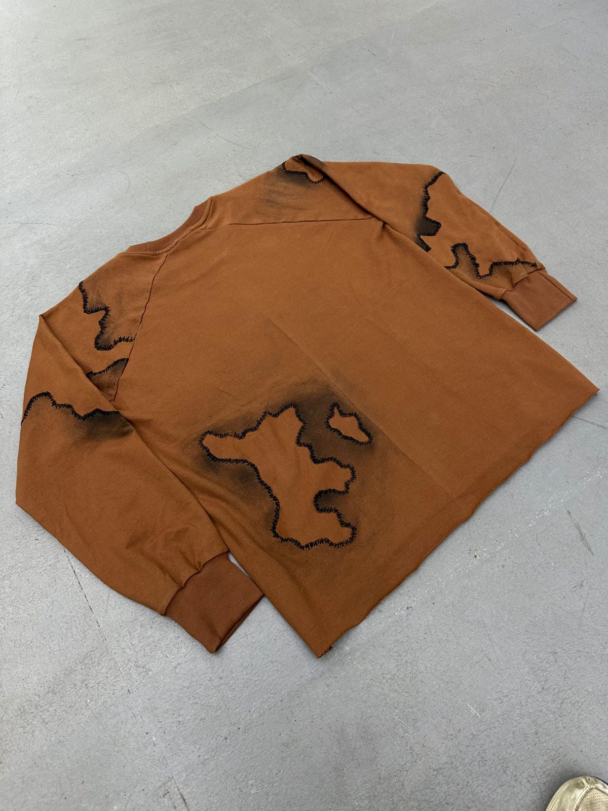 INVICTUS SWEATSHIRT - image 7