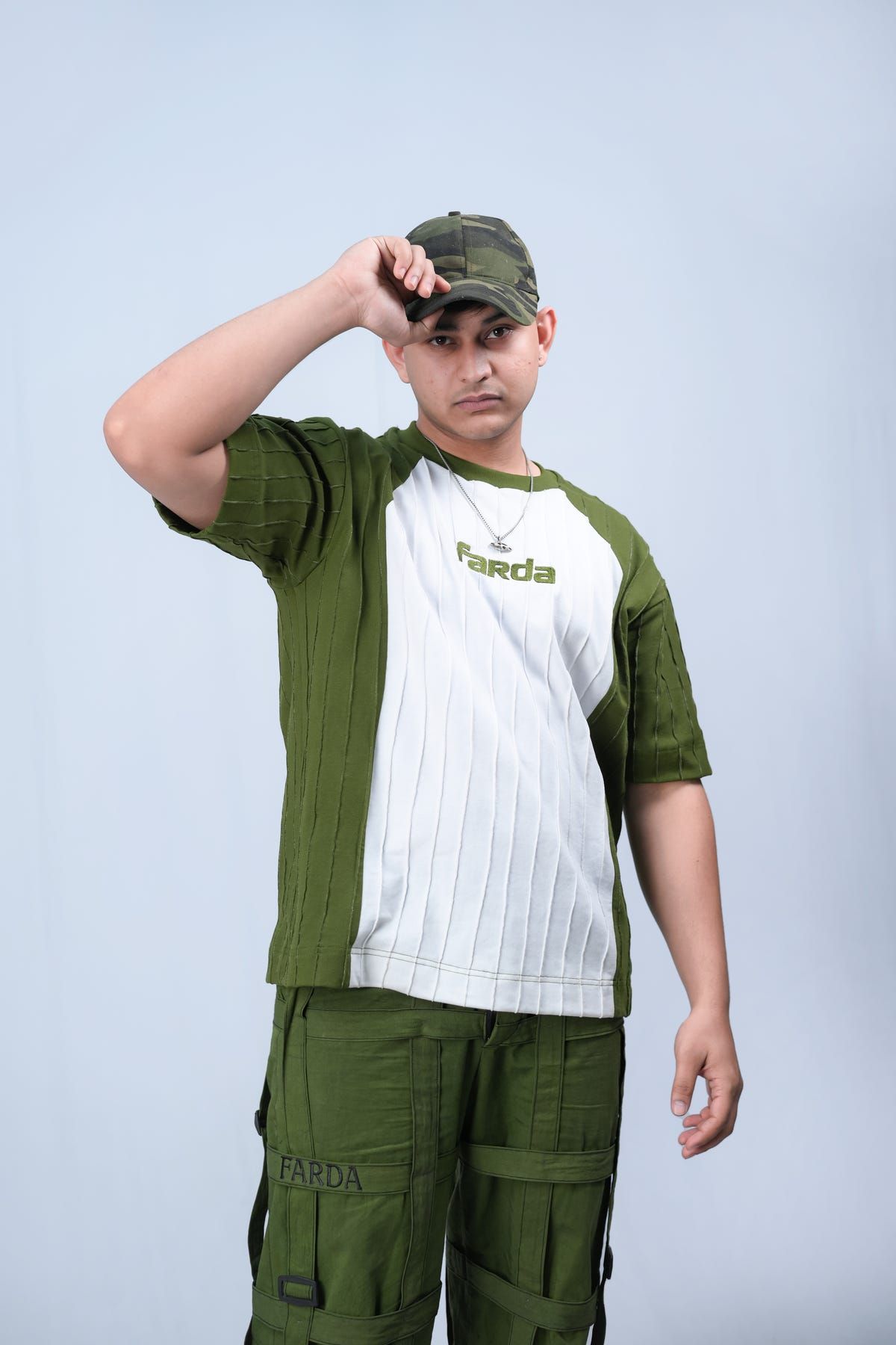 IZAZ TEE: WHITE/GREEN (UNISEX) - image 2