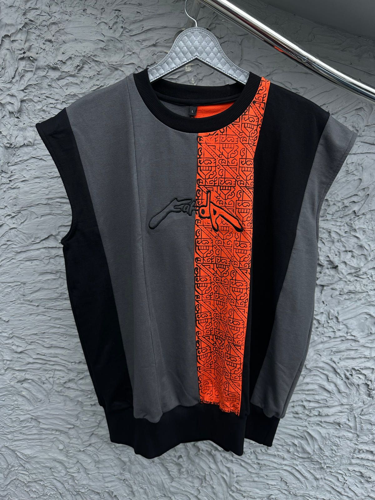 KOA SLEEVELESS TEE - image 1