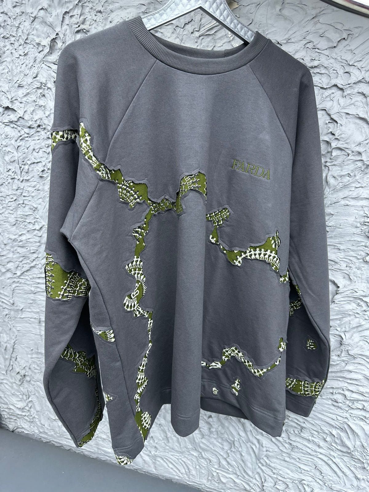 CHASM SWEATSHIRT - image 7