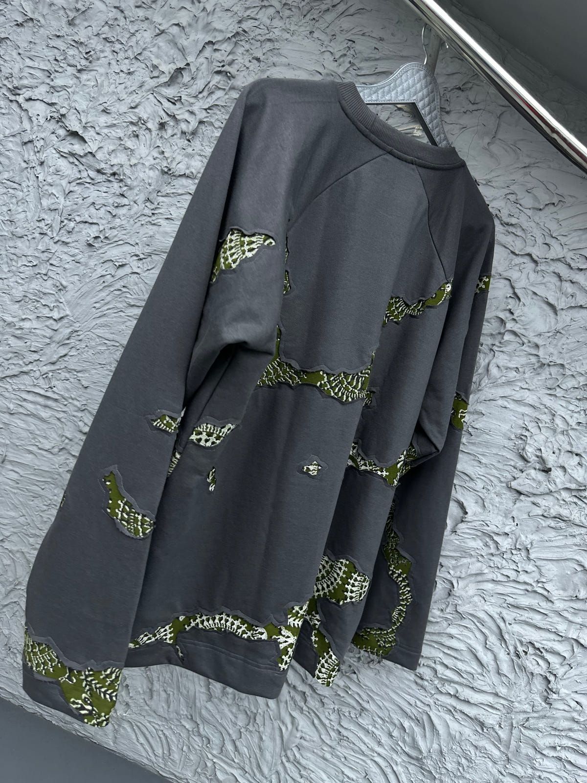 CHASM SWEATSHIRT - image 8