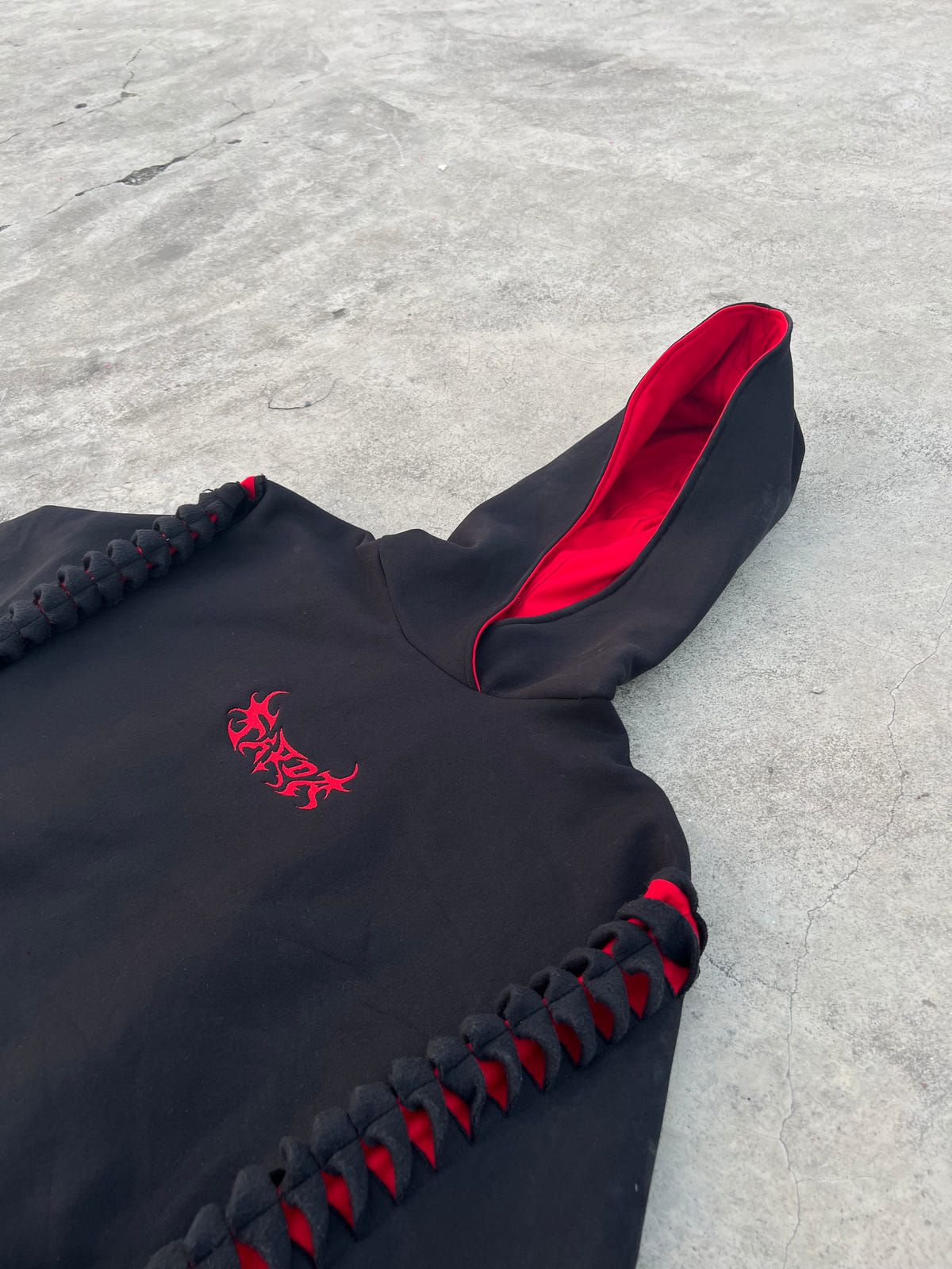 1.1 EXO HOODIE: BLACK/RED - image 5