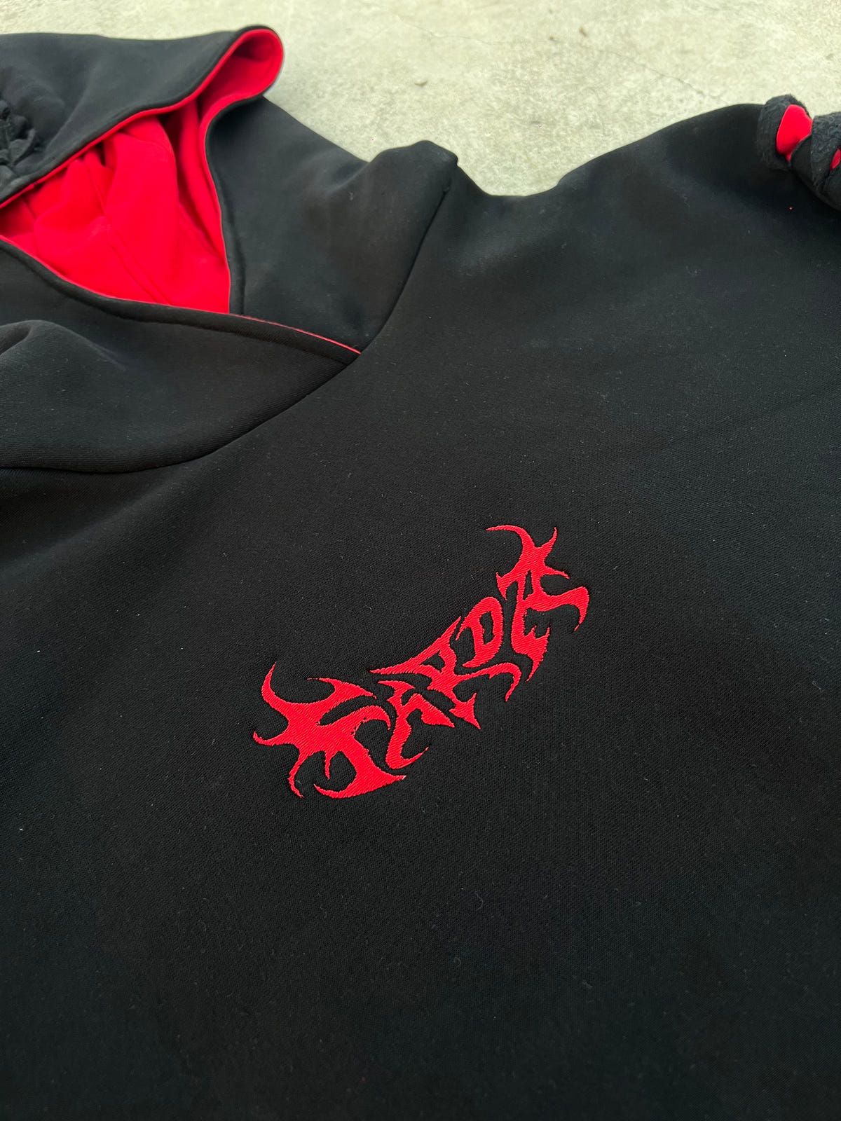 1.1 EXO HOODIE: BLACK/RED - image 6