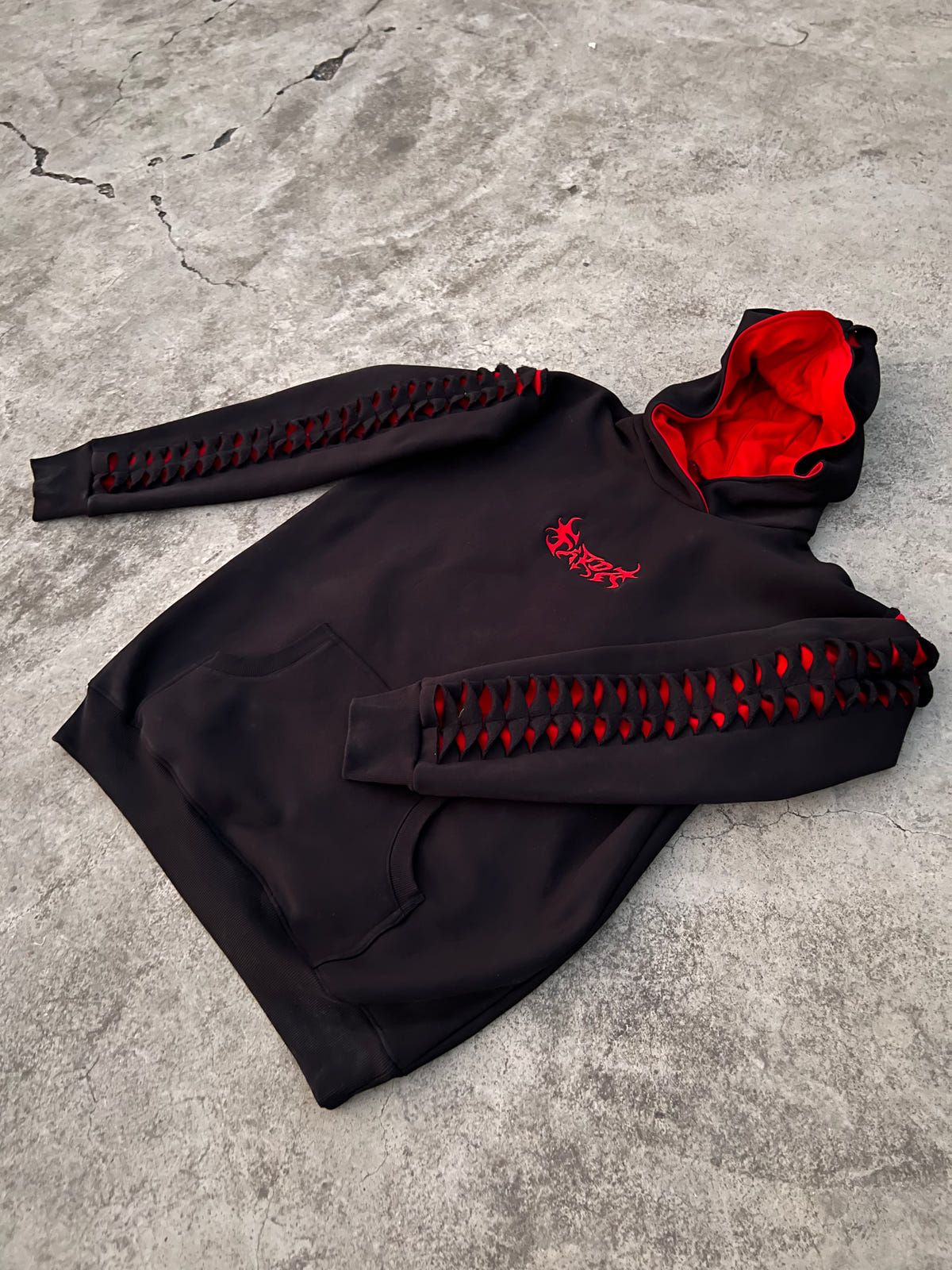 1.1 EXO HOODIE: BLACK/RED - image 9