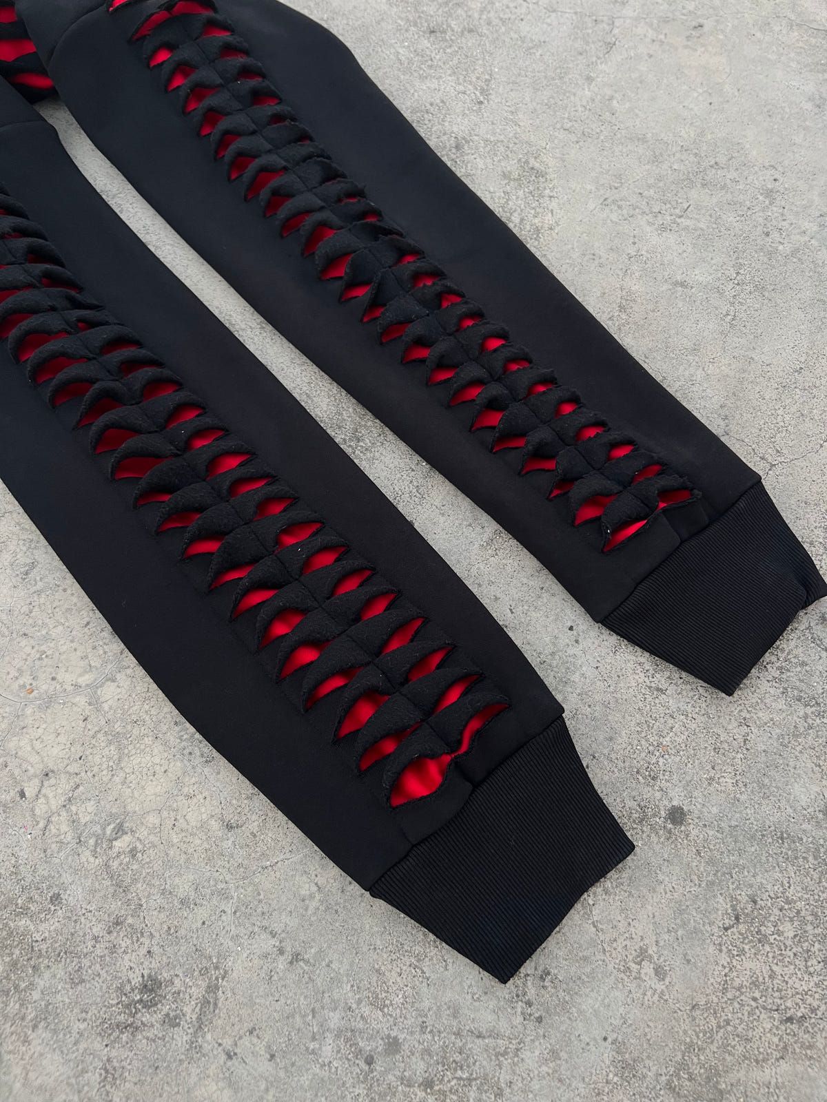 1.1 EXO HOODIE: BLACK/RED - image 10